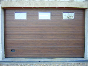 Acanalado liso (imitación madera clara u oscura) 